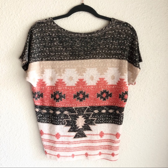 ⭐️ Aztec Print Knit Top - Picture 3 of 3